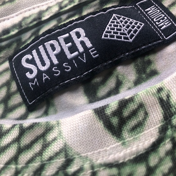 t shirt - Picture 3 of 3